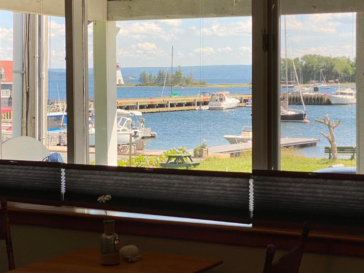 The Water'S Edge Inn & Gallery Baddeck Inlet Exteriér fotografie